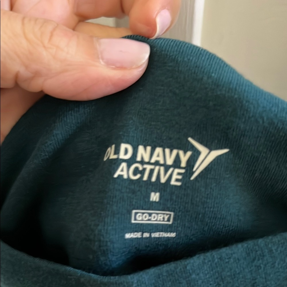Old Navy Active Go-Dry Top in Teal